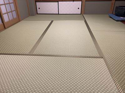 和紙素材の市松表に市松柄の畳縁を合わせてみました！ - たたみのある